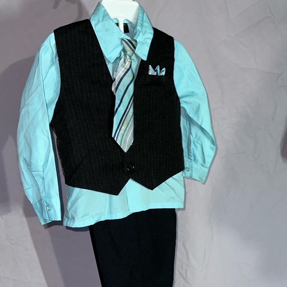 Little boys suit set Size 24M